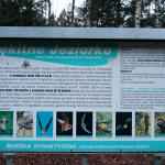 Rudawski Park Krajobrazowy, tablica przy błękitnym jeziorku