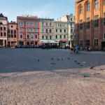 Toruń, kolorowe kamienice na Rynku Staromiejskim