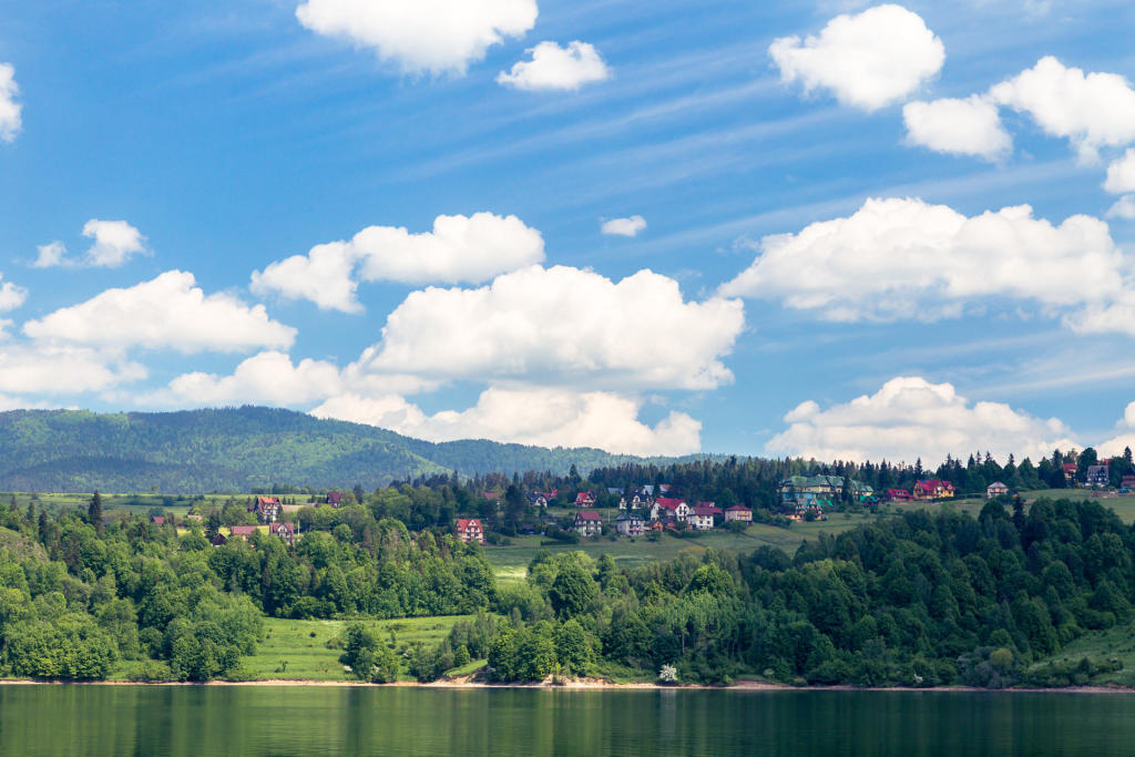 Czorsztyn  i jezioro Czorsztyńskie